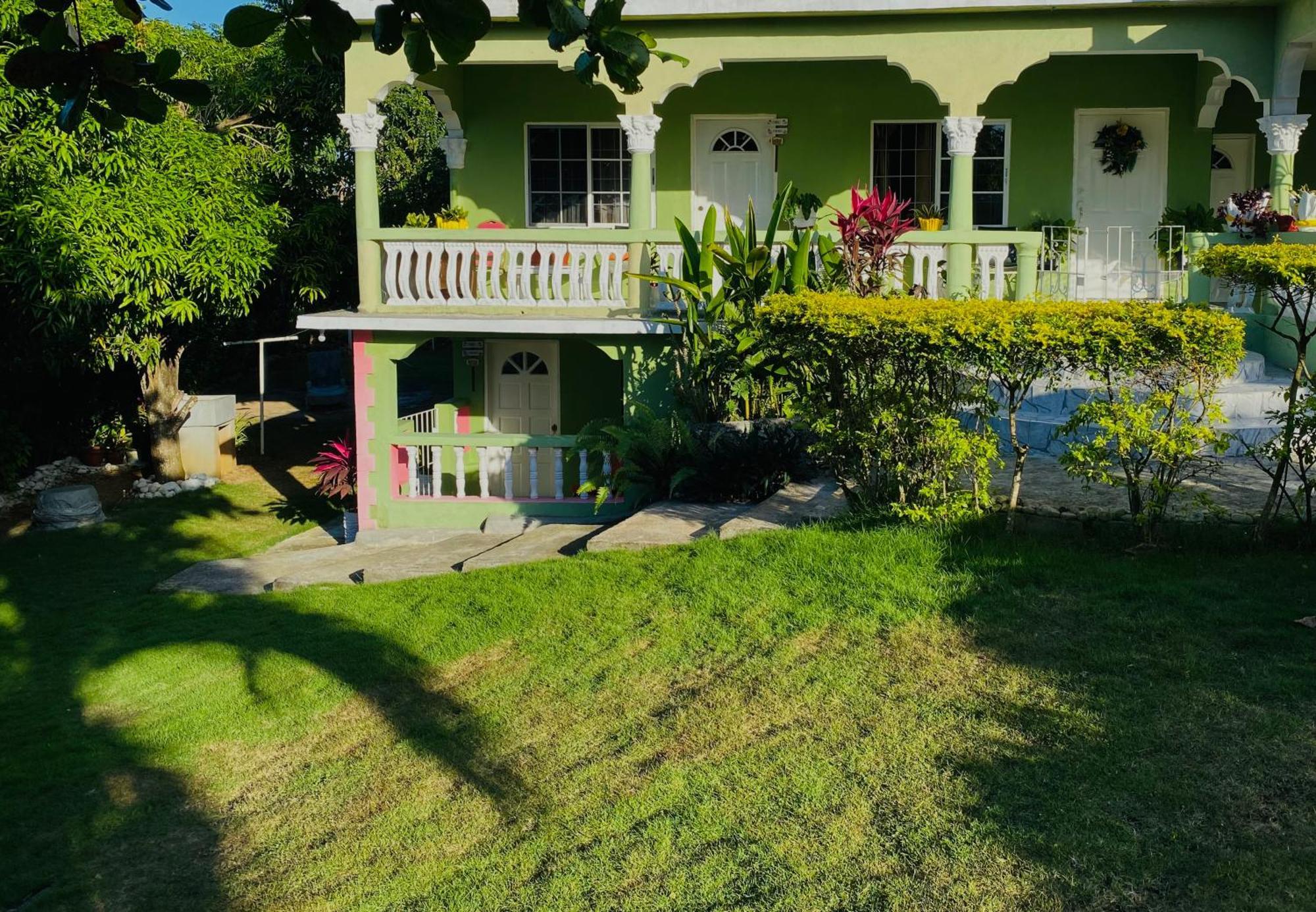 Cindy'S Garden Stay Ocho Rios Exterior foto
